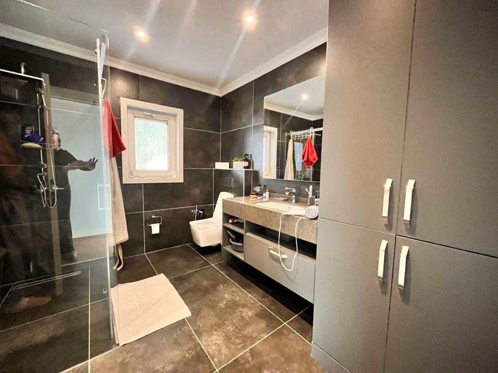 Acarkent'te Yüksek Konumlu Komple Yenilenmiş Masrafsız Satılık C Tipi Villa