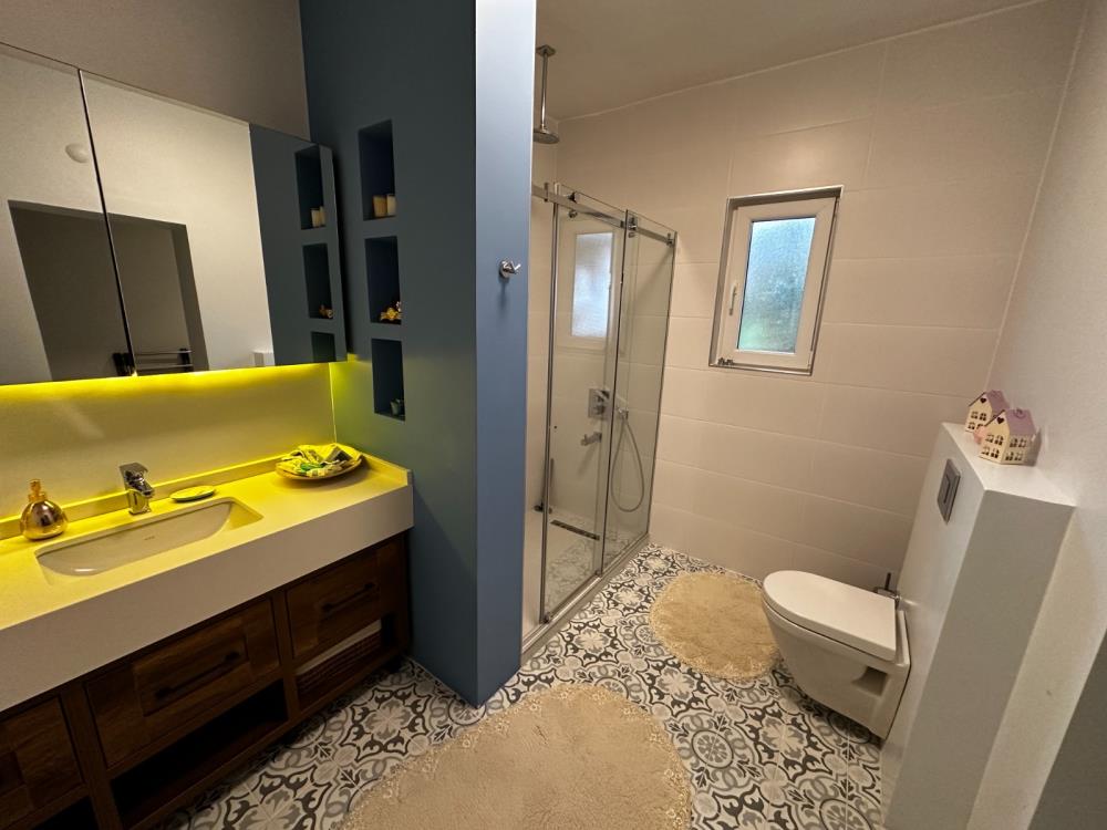 Acarkent'te Yüksek Konumlu Önü Açık Modern Satılık Villa