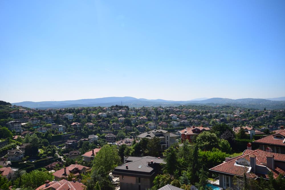 Acarkent'te Hakim Konumlu Asansörlü Geniş Kullanım Alanlı Kiralık Villa