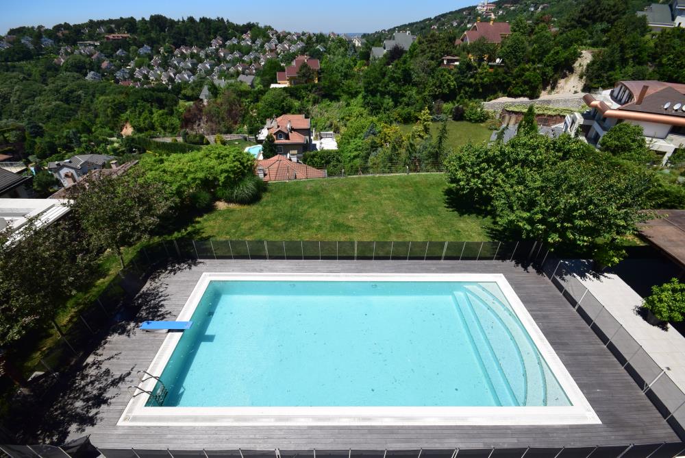 Acarkent'te Büyük Bahçeli Geniş Kullanım Alanlarına Sahip Kiralık A Tipi Villa