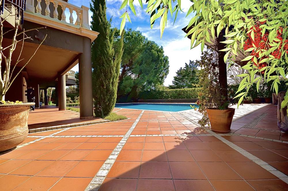 Acarkent’te Yüksek Konumlu Lüks ve Özel Tasarımlı A Tipi Villa