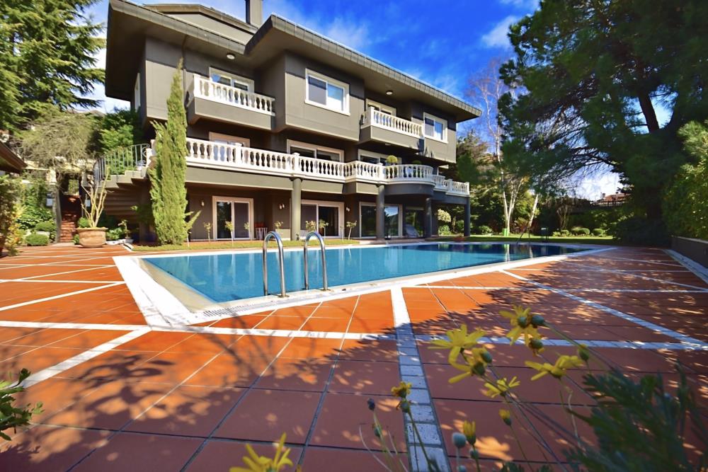 Acarkent’te Yüksek Konumlu Lüks ve Özel Tasarımlı A Tipi Villa