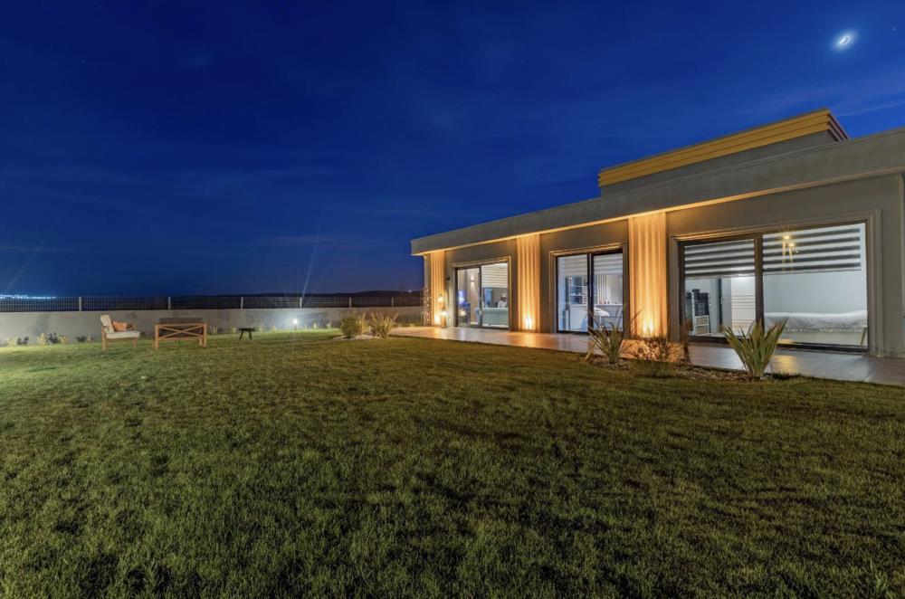 Beykoz Riva'da Doğa İle İç İçe Özel Mimari Tasarımlı Müstakil Villa