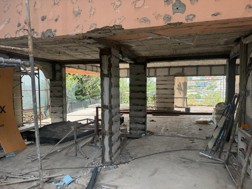 Acarkent'te Çelik Çatılı Deprem Güçlendirmeleri Yapılmış Kaba Villa