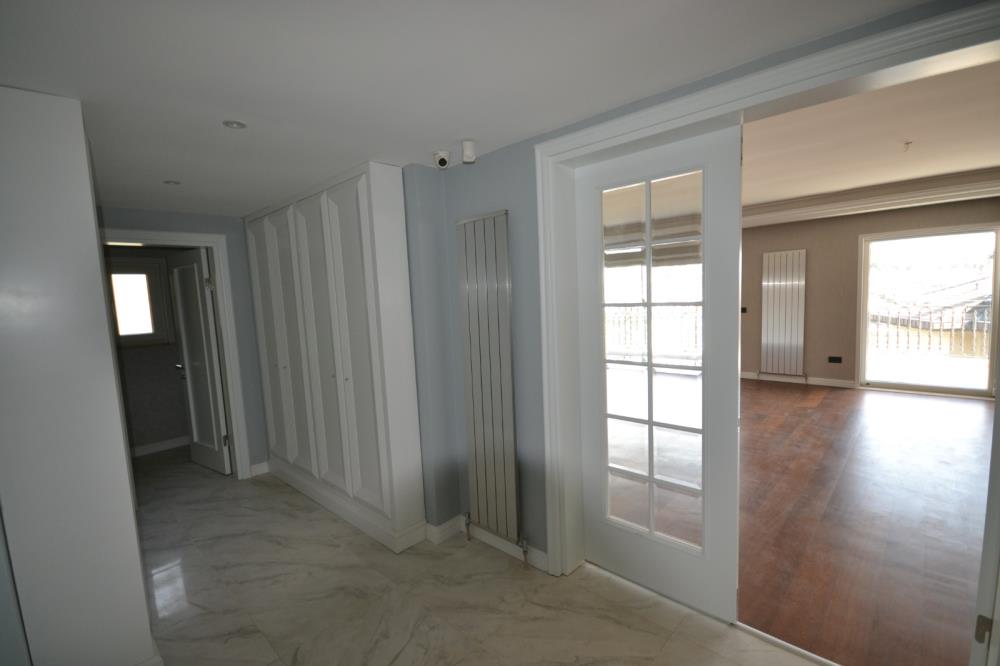 Acarkent'te Hakim Konumlu Yenilenmiş Full Eşyalı Çelik Çatılı B Tipi Villa