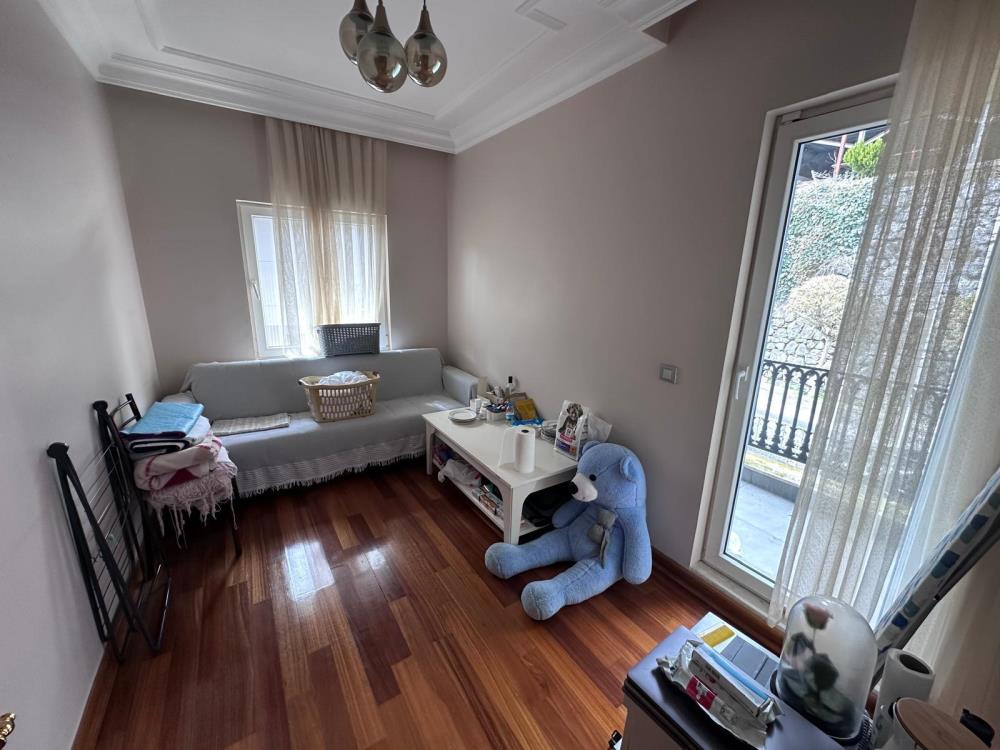 Acarkent'te Merkezi Konumda Havuzlu Düz Girişli C Tipi Satılık Villa