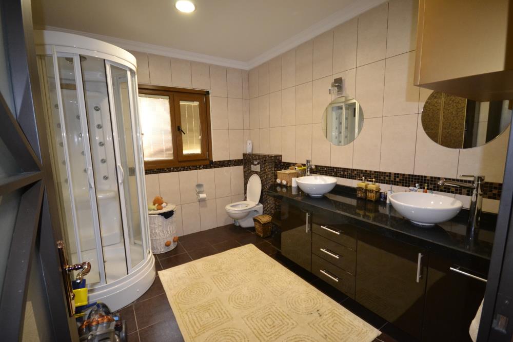 Acarkent'te Büyük Bahçeli Eşyalı ve Eşyasız Seçenekleri İle Kiralık Villa