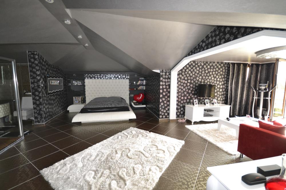 Acarkent'te Büyük Bahçeli Eşyalı ve Eşyasız Seçenekleri İle Kiralık Villa