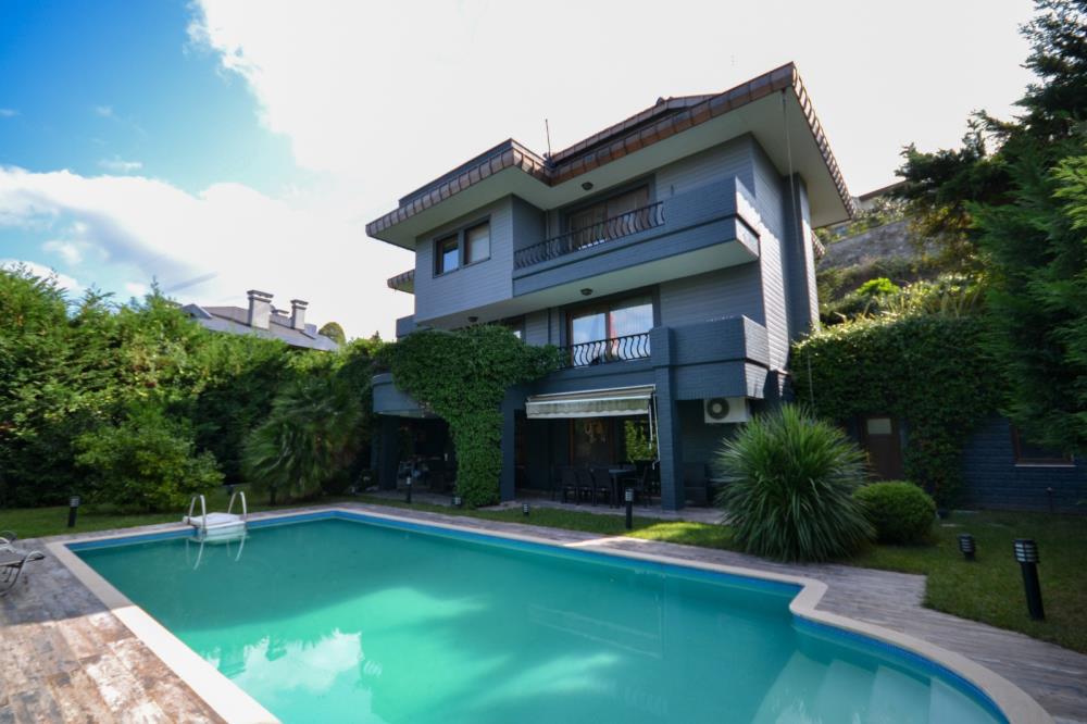 ACARKENT SİTESİ BR VE İZOLE BAHÇELİ SATILIK VİLLA