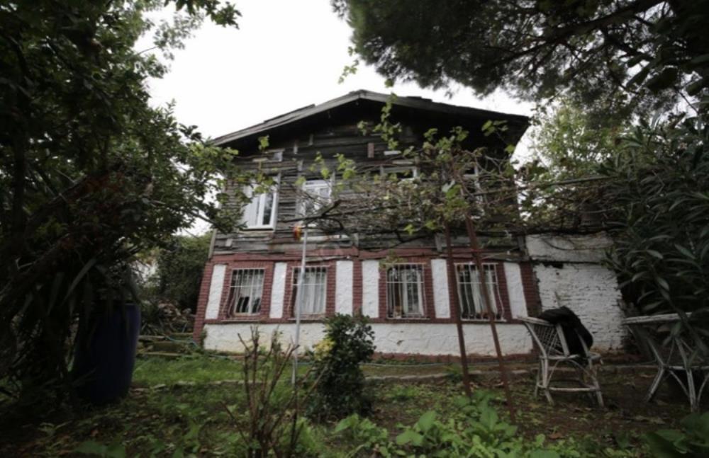 ANADOLUHİSARI'NDA SATILIK TARİHİ KÖŞK