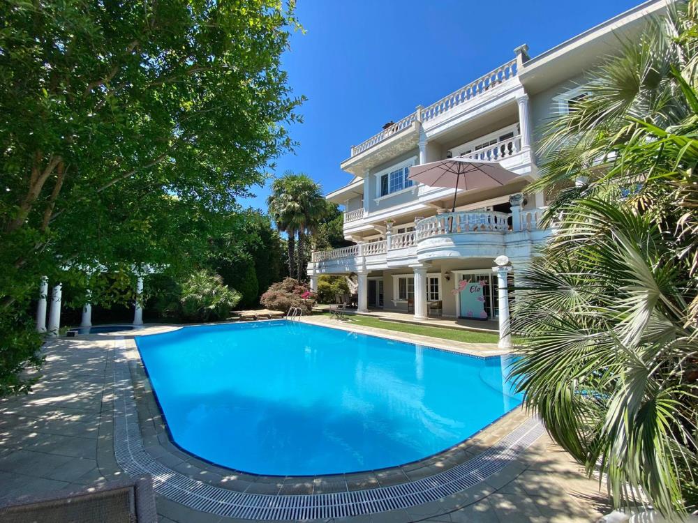 Acarkent'te Hakim Konumlu Güney Cepheli A Tipi Villa