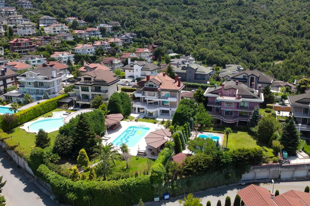 Acarkent'te Beykoz Konaklar Manzaralı Büyük Bahçeli BR Tipi Villa