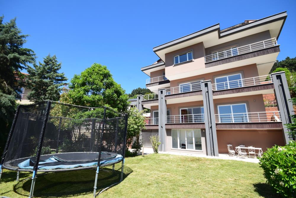 Acarkent'te Hakim Konumlu Asansörlü Geniş Kullanım Alanlı Kiralık Villa