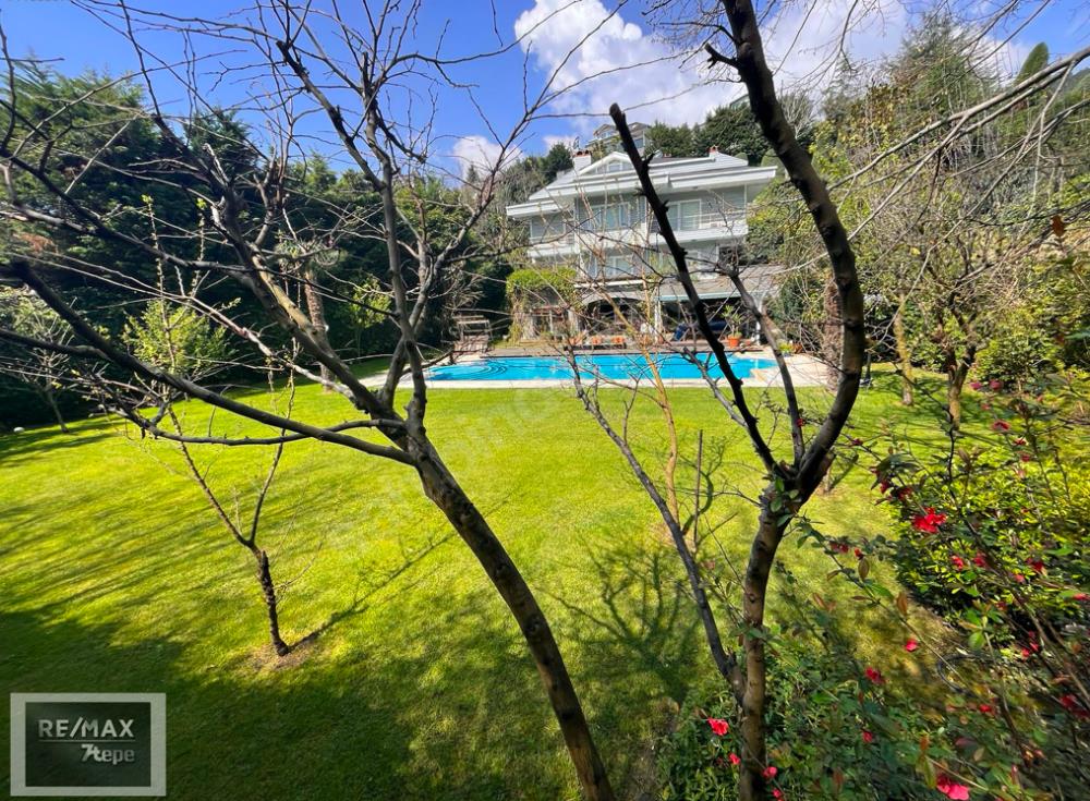 ACARKENT SİTESİ BÜYÜK BAHÇELİ SATILIK ORMAN MANZARALI VİLLA