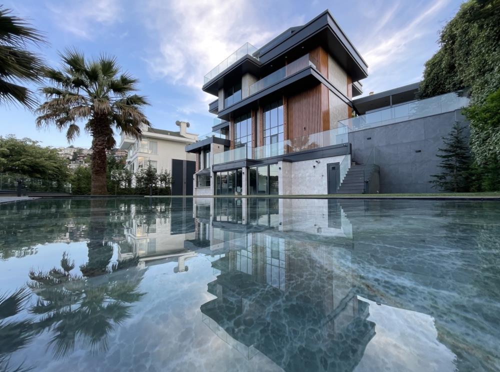 Acarkent'te Özel Mimari Tasarımlı Komple Revize Edilmiş Lüks Villa
