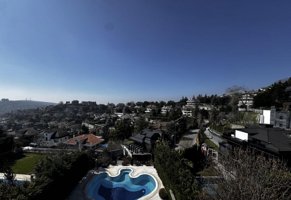 Acarkent'te Ana Kapılara Yakın Oturuma Hazır Kiralık Çatı Tripleks