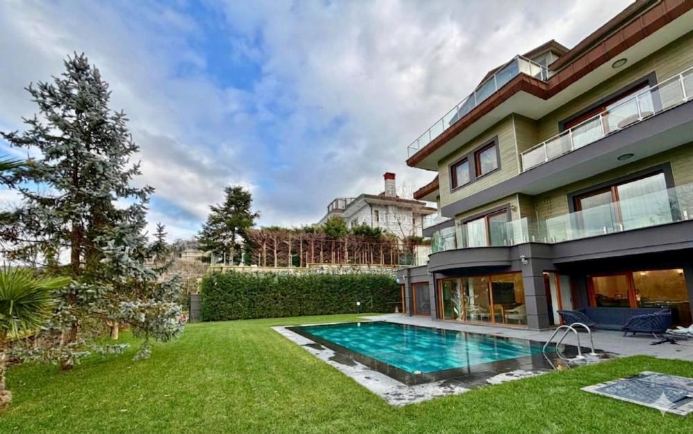 Acarkent'te Modern Dekorasyonlu Full Eşyalı Kiralık Bahçe Dubleks