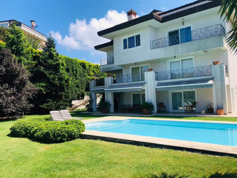 ACARKENT SİTESİ BEYKOZ KONAKLAR MANZARALI GENİŞ BAHÇELİ A TİPİ VİLLA