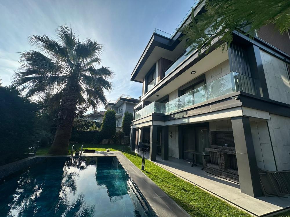 Acarkent'te Komple Yenilenmiş Masrafsız Oturuma Hazır CR Tipi Villa