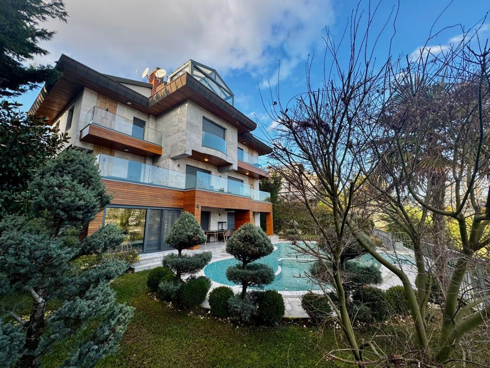 Acarkent'te Komple Yenilenmiş Masrafsız Satılık CR Tipi Villa