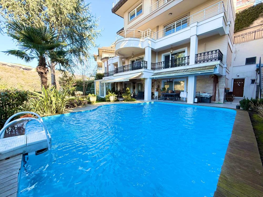 Acarkent'te Komple Revize Edilmiş Havuzlu Geniş Alanlı Satılık Bahçe Dubleks