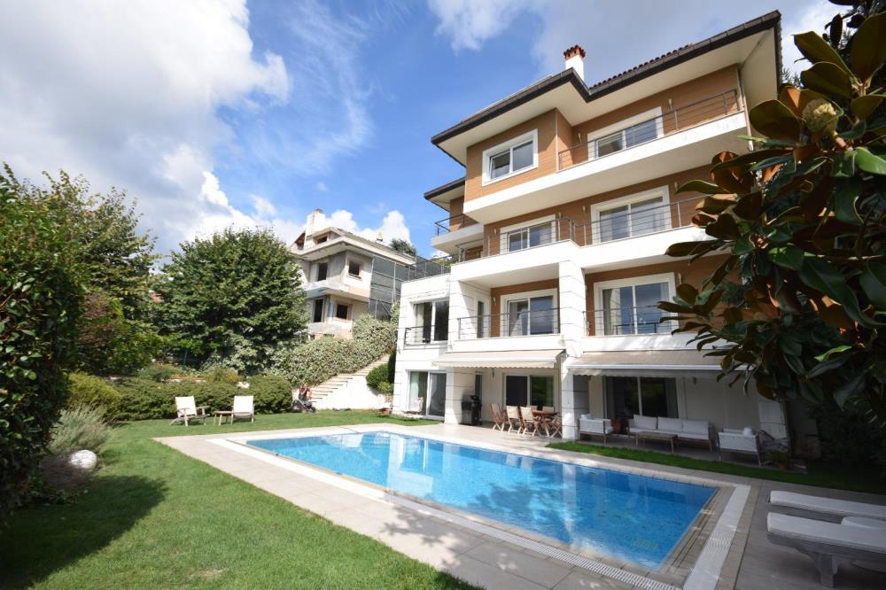 Acarkent'te Beykoz Konaklar Manzaralı C Tipi Satılık Villa