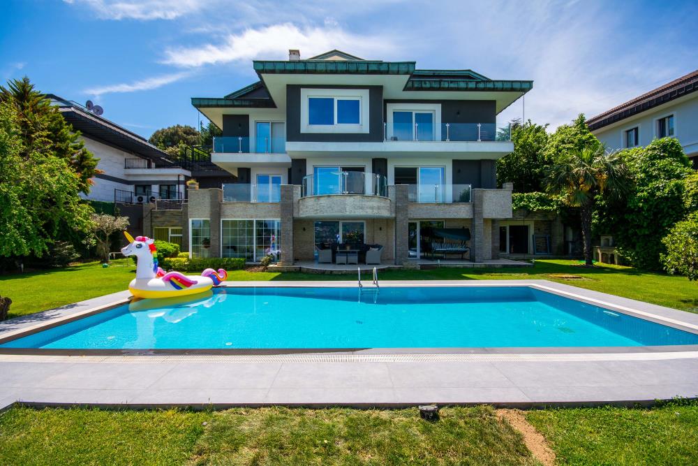 ACARKENT SİTESİ SATILIK BOĞAZ MANZARALI LÜKS VİLLA